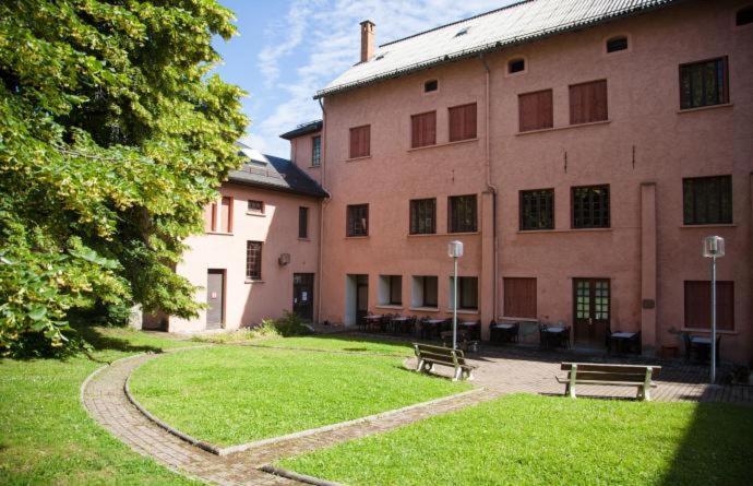 Ulvf La Citadelle De Conflans Hotel Albertville Exterior photo